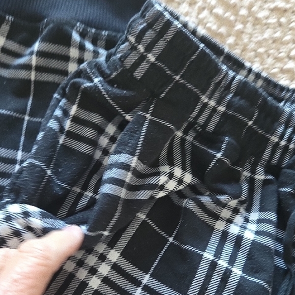 LulaRoe Plaid Jax Joggers -large - Picture 4 of 10